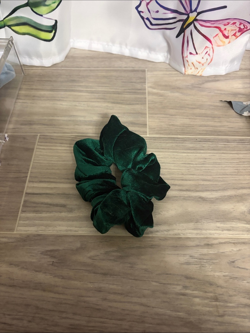 Green Velvet Scrunchie - Unbranded